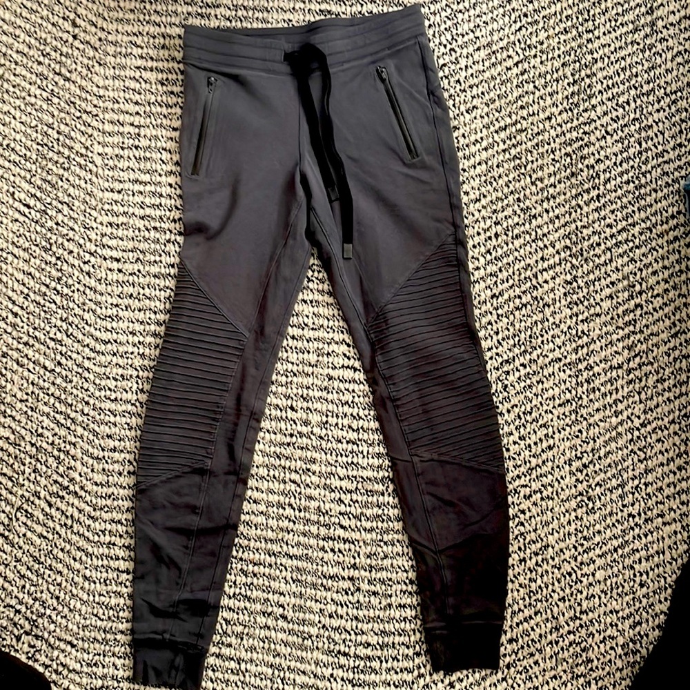 Alo gray sweatpants, size XS